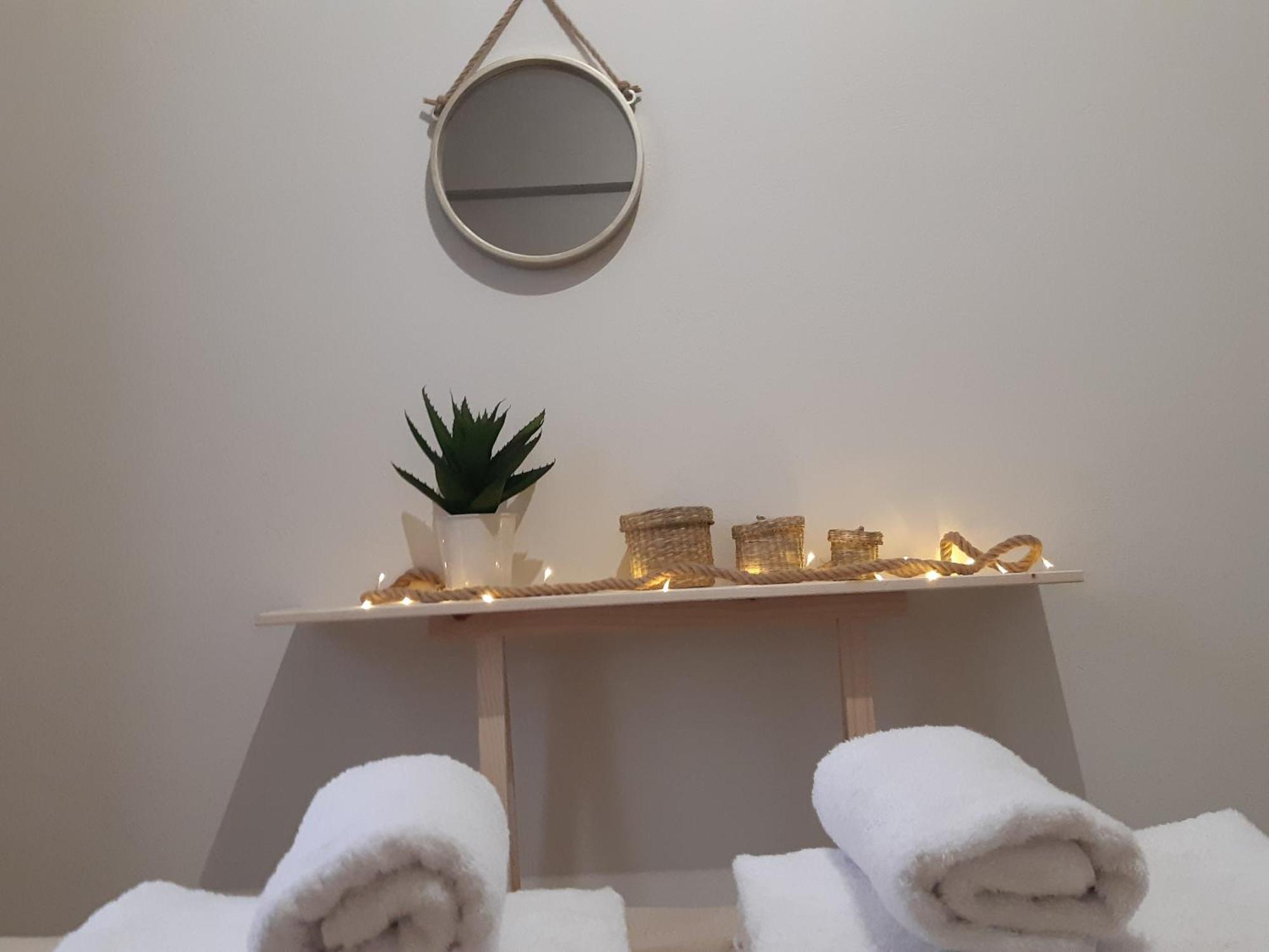 Delphic Moments - Sunny App 3Br, 2Ba With View 아파트 외부 사진