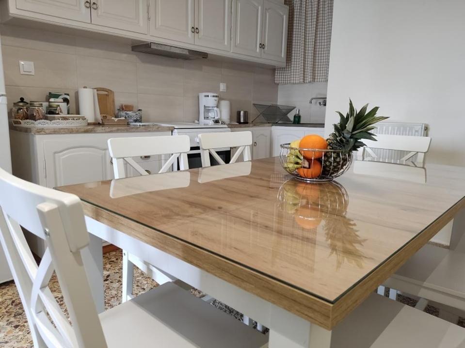 Delphic Moments - Sunny App 3Br, 2Ba With View 아파트 외부 사진