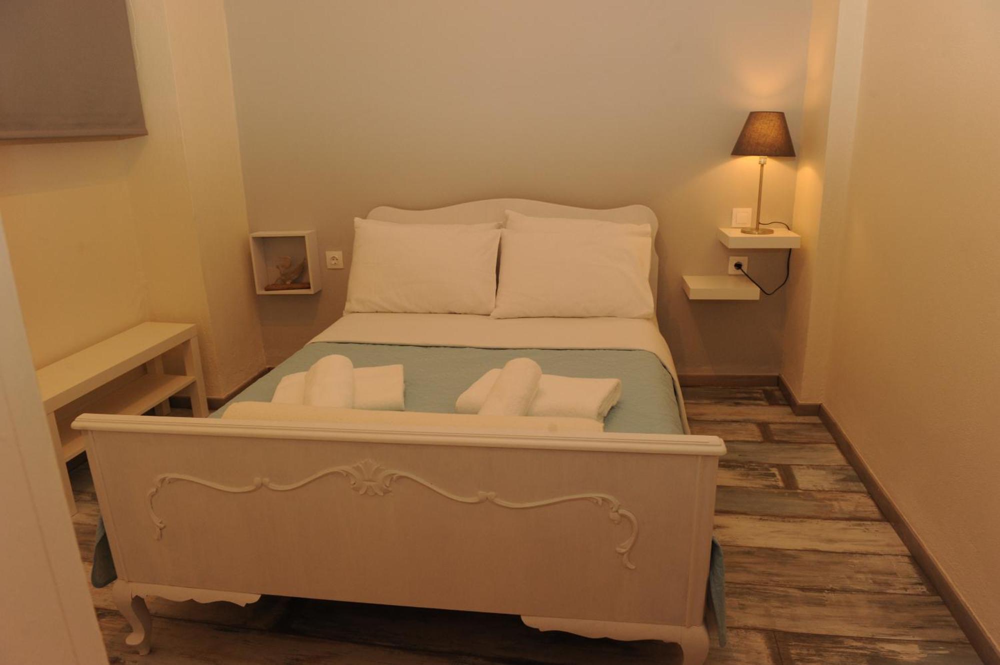 Delphic Moments - Sunny App 3Br, 2Ba With View 아파트 외부 사진