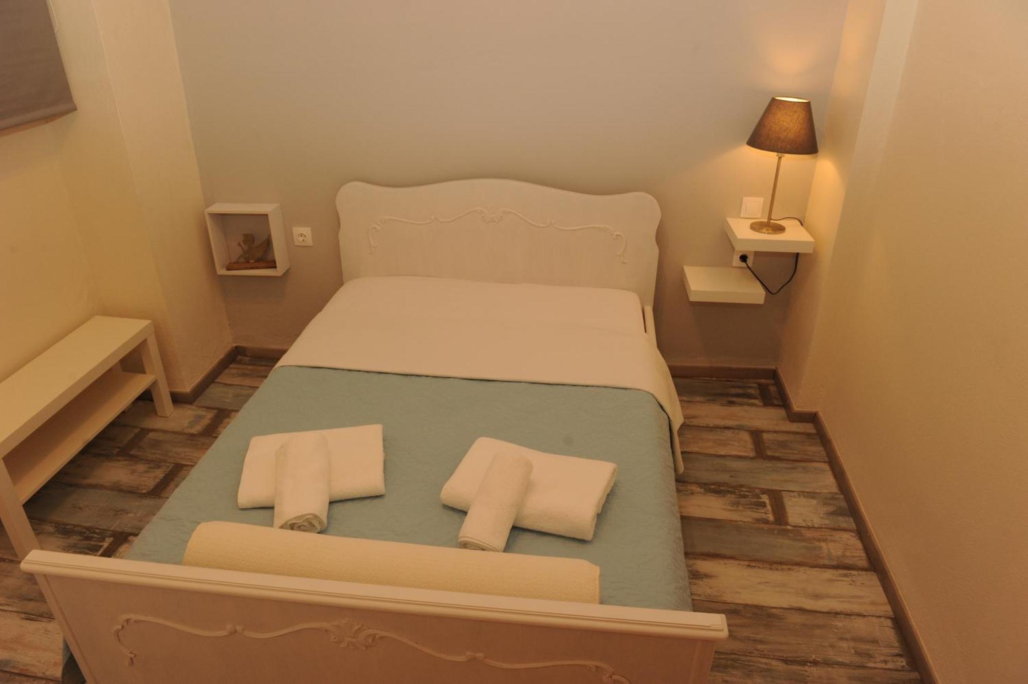 Delphic Moments - Sunny App 3Br, 2Ba With View 아파트 외부 사진
